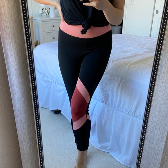 Revolve Iris & Ink Black Coral Pink Pantaloni Cropped High Waist Legging - Picture 4 of 10